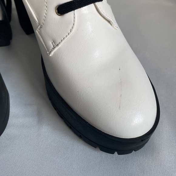 Forever 21 white boots - Picture 4 of 7